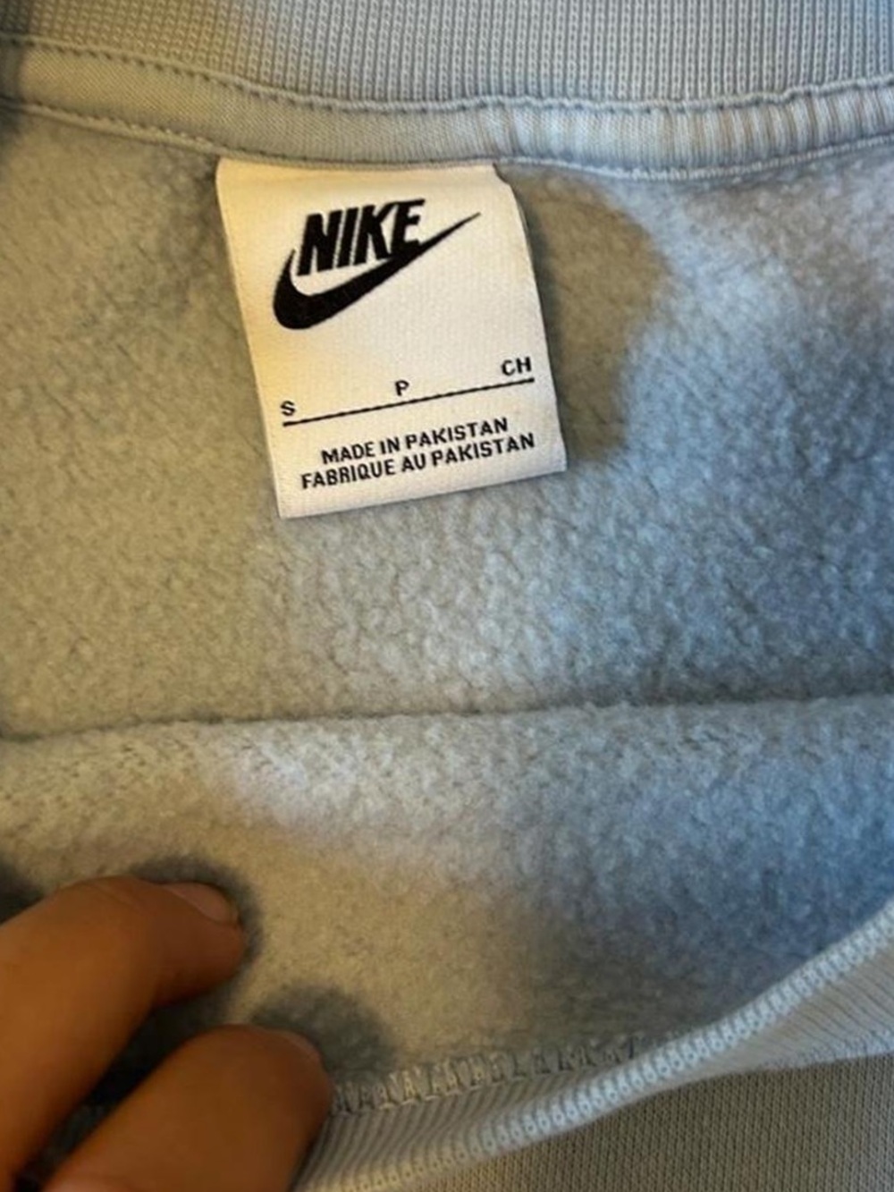 Nike Women's Cropped Sage Green Crew Sweatshirt - Picture 2 of 4